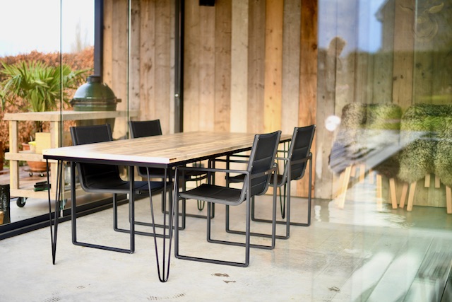 Deze leef-tafel wordt gebruikt door het hele gezin en is met plezier geleverd door de maker van Belgian Wood Design zelf