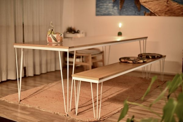 eiken tafel met stalen frame onderstel in RAL kleur naar keuze