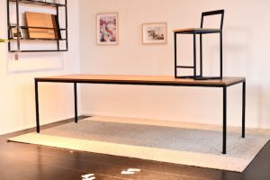 tafel zwart plus notelaar Belgian Wood Design