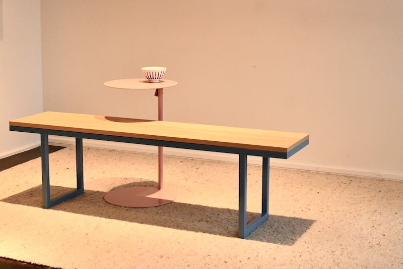 tafel MARES Belgian Wood Design design Bram Leyssen eik blauw staal organisch ovaal oktober 2023 all